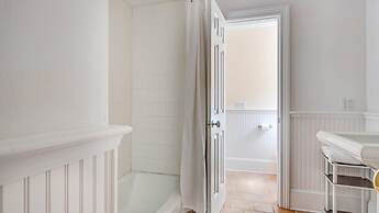 Traditional East Hampton Estate