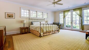 Traditional East Hampton Estate