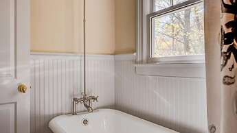 Traditional East Hampton Estate