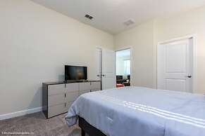 5 Bed Pool With Overflowing Spa In Champions Gate! 5 Bedroom Villa by 