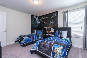 5 Bed Pool With Overflowing Spa In Champions Gate! 5 Bedroom Villa by 