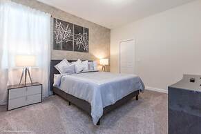 5 Bed Pool With Overflowing Spa In Champions Gate! 5 Bedroom Villa by 