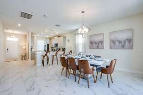 5 Bed Pool With Overflowing Spa In Champions Gate! 5 Bedroom Villa by 