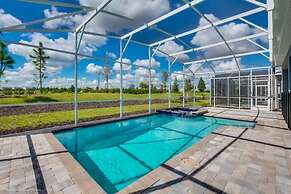 5 Bed Pool With Overflowing Spa In Champions Gate! 5 Bedroom Villa by 