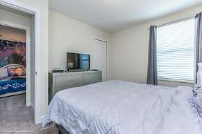 5 Bed Pool With Overflowing Spa In Champions Gate! 5 Bedroom Villa by 