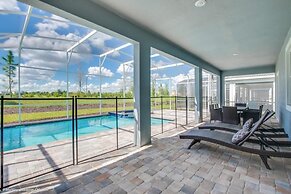 5 Bed Pool With Overflowing Spa In Champions Gate! 5 Bedroom Villa by 