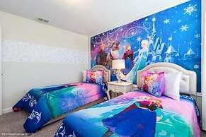 5 Bed Pool With Overflowing Spa In Champions Gate! 5 Bedroom Villa by 