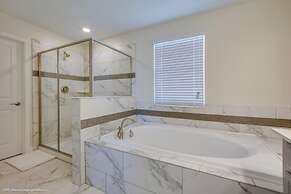 5 Bed Pool With Overflowing Spa In Champions Gate! 5 Bedroom Villa by 