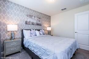 5 Bed Pool With Overflowing Spa In Champions Gate! 5 Bedroom Villa by 