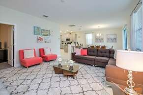 5 Bed Pool With Overflowing Spa In Champions Gate! 5 Bedroom Villa by 