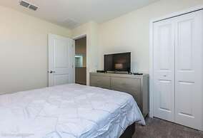 5 Bed Pool With Overflowing Spa In Champions Gate! 5 Bedroom Villa by 