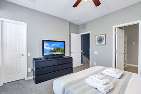 Pleasant and Spacious Town Home Near the Convention Center #3vc107