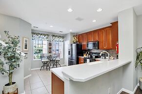 Pleasant and Spacious Town Home Near the Convention Center #3vc107