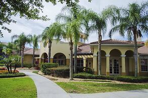 Pleasant and Spacious Town Home Near the Convention Center #3vc107