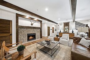 The Blowing Rock Manor