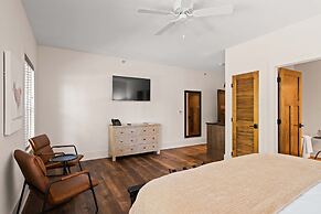 The Blowing Rock Manor