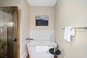 The Blowing Rock Manor