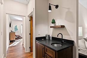 The Blowing Rock Manor