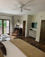 The Blowing Rock Manor