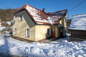 Farmhouse Blackberry Pool&wellness
