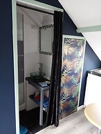 PETIT STUDIO MANSARDE 2 PERSONNES