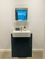 Luxury Apartment-golden Triangle, Parking & Garden