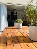 Luxury Apartment-golden Triangle, Parking & Garden