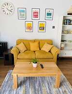 Luxury Apartment-golden Triangle, Parking & Garden