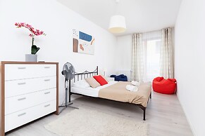 Browar Lubicz Apartments by Renters