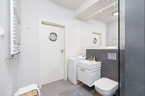 Browar Lubicz Apartments by Renters