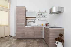 Modern Studio Kantor by Renters