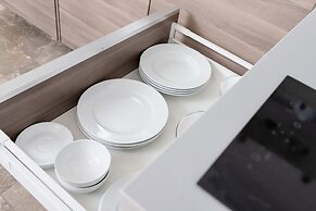 Modern Studio Kantor by Renters