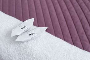 Modern Studio Kantor by Renters