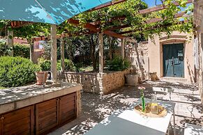 Hedera Estate, House Hedera VI