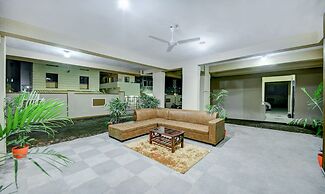 Treebo Sayaji Residency