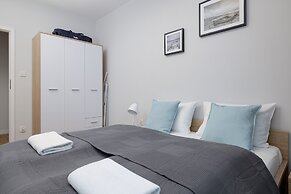 Kolo Brzegu Apartments by Renters