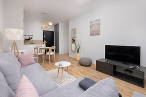 Kolo Brzegu Apartments by Renters