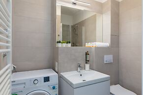 Kolo Brzegu Apartments by Renters