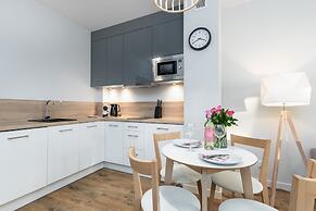 Kolo Brzegu Apartments by Renters