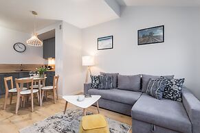 Kolo Brzegu Apartments by Renters