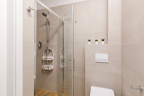 Kolo Brzegu Apartments by Renters