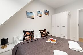 Kolo Brzegu Apartments by Renters