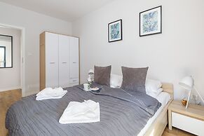 Kolo Brzegu Apartments by Renters