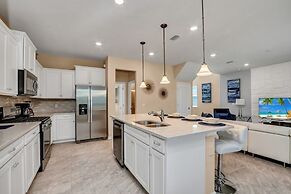 Solterra Resort Great For Families Near Disney! 5 Bedroom Villa by Red