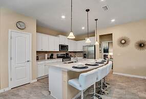 Solterra Resort Great For Families Near Disney! 5 Bedroom Villa by Red