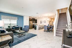 Luxury 5 Bed Townhome With Pool 5 Bedroom Townhouse by RedAwning