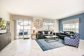 Luxury 5 Bed Townhome With Pool 5 Bedroom Townhouse by RedAwning