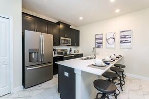 Luxury 5 Bed Townhome With Pool 5 Bedroom Townhouse by RedAwning