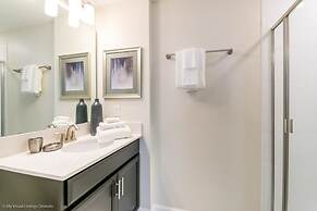 Luxury 5 Bed Townhome With Pool 5 Bedroom Townhouse by RedAwning