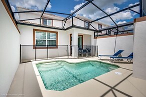 Luxury 5 Bed Townhome With Pool 5 Bedroom Townhouse by RedAwning